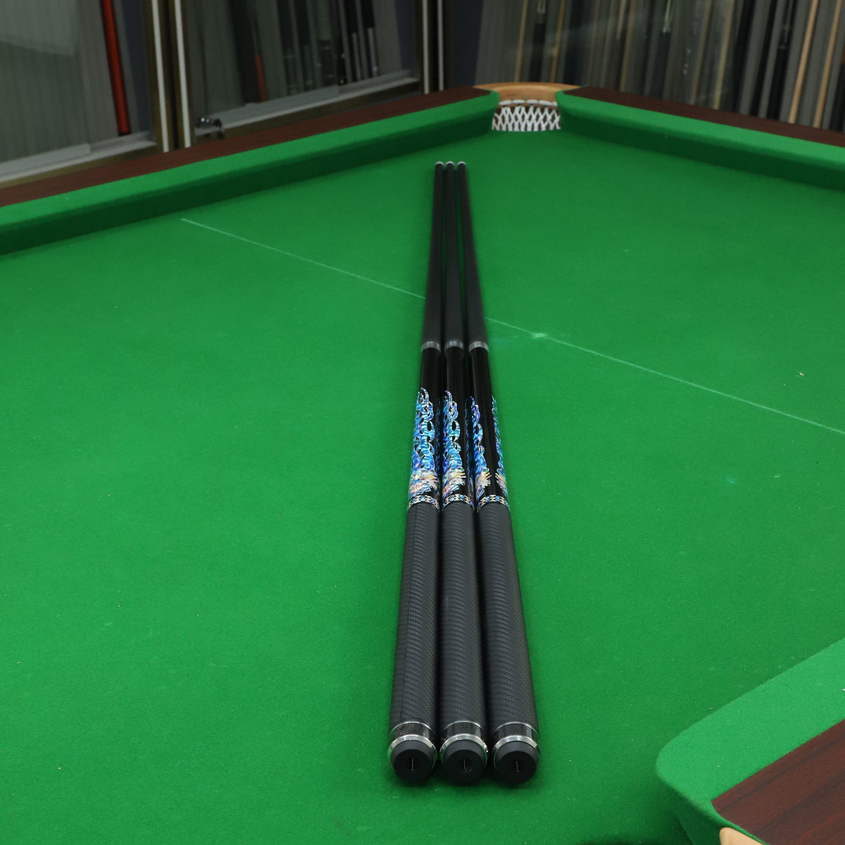 Longyin Patent Carbon Fiber Break Cue - 2-Piece Professional Pool Cue CC04F-BL